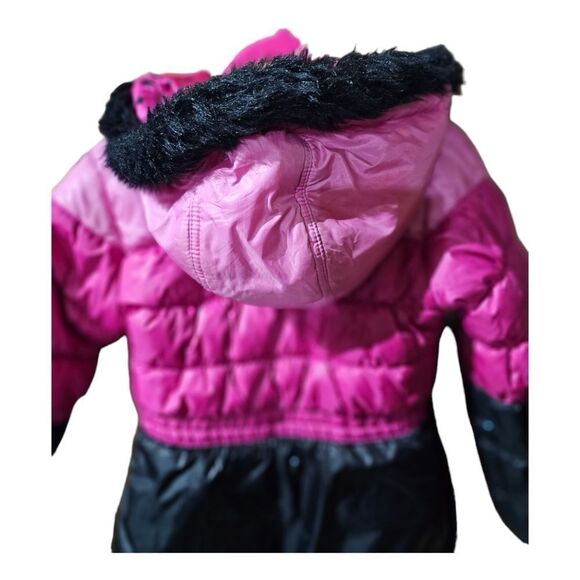 SOLD!! HELLO KITTY Pink Black Puffer Hoodie Jacket - Size 6 - Picture 6 of 8